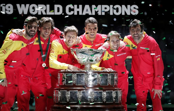 Nadal vỡ òa hạnh phúc khi nối dài mạch toàn thắng giúp tuyển Tây Ban Nha vô địch cúp đồng đội danh giá nhất thế giới - Ảnh 7.