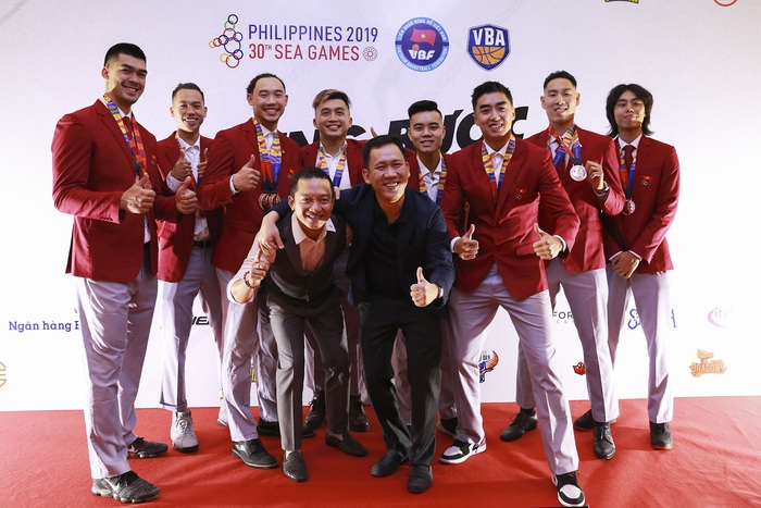 Đội tuyển bóng rổ Việt Nam nhận thưởng gần 1 tỷ đồng sau thành công ở SEA Games 30 - Ảnh 6.