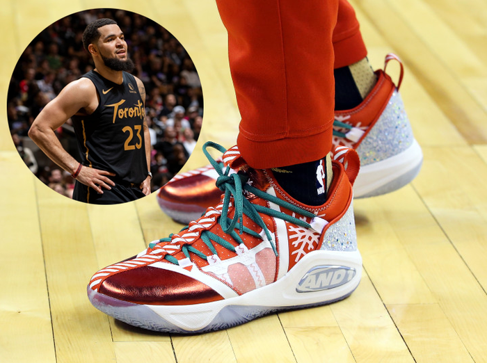 Ngắm những mẫu giày &quot;độc đáo&quot; của sao NBA dịp Giáng sinh 2019: Giật mình với đôi giày có giá lên đến ... 329 triệu đồng - Ảnh 3.