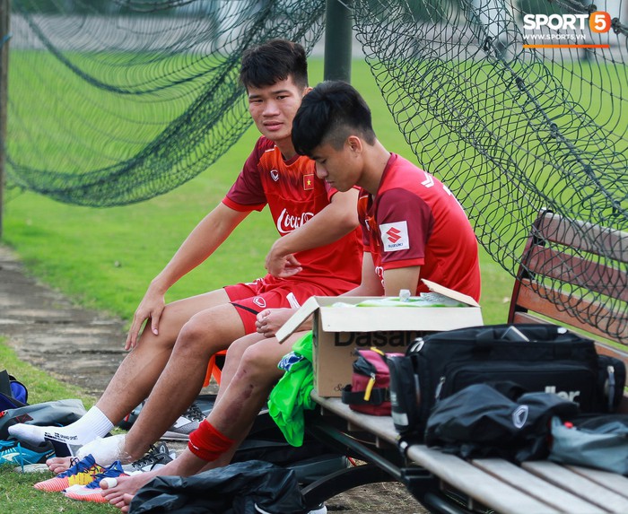 Chuẩn bị về nghỉ Tết, đội tuyển U22 Việt Nam vẫn phải nhận tin không vui từ sao trẻ HAGL - Ảnh 4.