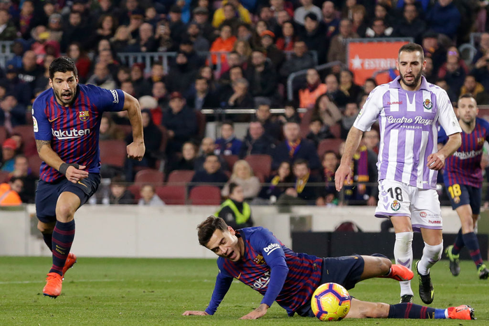 Messi lại đá hỏng phạt đền, Barcelona thắng chật vật trước đối thủ yếu hơn - Ảnh 8.