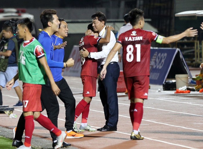 Khoảnh khắc vòng 1 V.League 2019: Tiền vệ Nguyễn Tuấn Anh trở lại, nước mắt Quế Ngọc Hải trận đầu khoác áo Viettel - Ảnh 9.