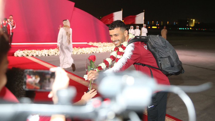 Qatar sáng rực trong đêm, sôi động chưa từng có trong ngày đón những người hùng trở về từ Asian Cup - Ảnh 3.