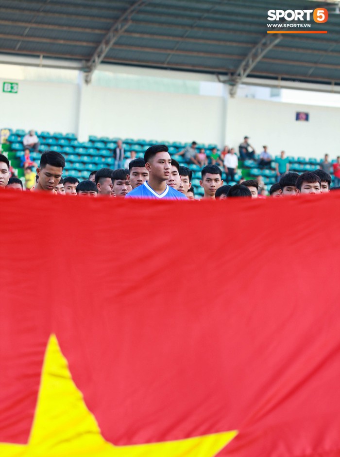 Cực phẩm Việt kiều của U19 Bình Dương khiến fan trầm trồ bởi ngoại hình điển trai khó cưỡng - Ảnh 12.