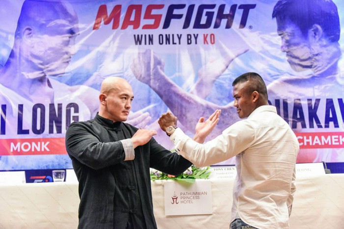 Đệ nhất Thiếu Lâm Nhất Long và Thánh Muay Buakaw chính thức đối đầu lần thứ 3 trong trận đấu trị giá 7,3 tỷ - Ảnh 1.