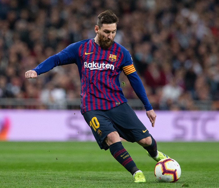 Ronaldo gọi, Messi trả lời: Bọ chét nguyên tử trình diễn phong độ thần thánh trong chiến thắng hủy diệt 5-1 trước Lyon (Pháp) - Ảnh 2.