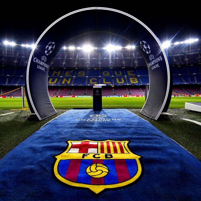 Barca vấp phải kháng cự quyết liệt vì tăng giá vé vô lý, ngăn cản fan MU tới sân Camp Nou - Ảnh 1.