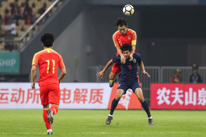 Messi Chanathip tỏa sáng, tuyển Thái Lan khiến Trung Quốc ôm hận ngay trên sân nhà - Ảnh 4.