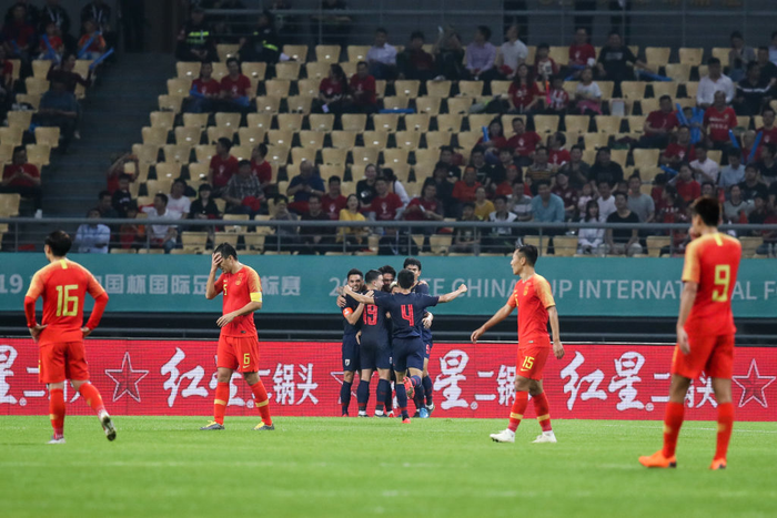 Messi Chanathip tỏa sáng, tuyển Thái Lan khiến Trung Quốc ôm hận ngay trên sân nhà - Ảnh 5.