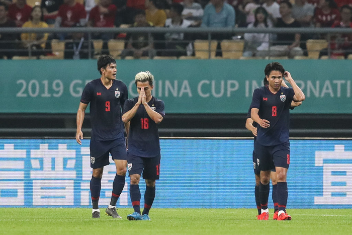 Messi Chanathip tỏa sáng, tuyển Thái Lan khiến Trung Quốc ôm hận ngay trên sân nhà - Ảnh 6.