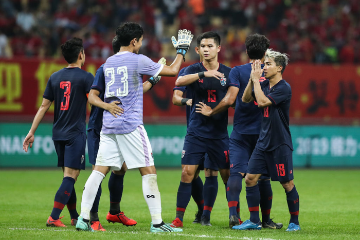 Messi Chanathip tỏa sáng, tuyển Thái Lan khiến Trung Quốc ôm hận ngay trên sân nhà - Ảnh 10.