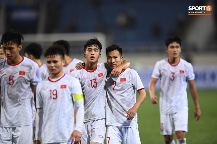 Bật mí mảnh giấy HLV Park Hang-seo nhắc bài Quang Hải trước khi U23 Việt Nam ghi bàn vào lưới Indonesia - Ảnh 8.