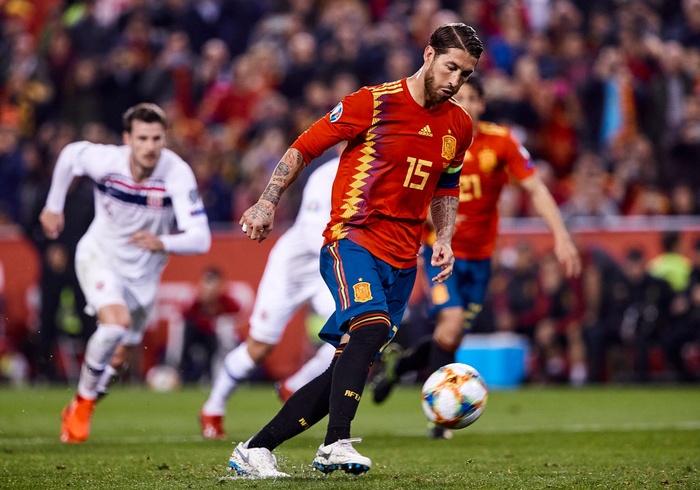 Vòng loại Euro 2020: Gã đồ tể cứu Tây Ban Nha bằng cú panenka, dàn trai đẹp Italy ra quân ấn tượng - Ảnh 4.