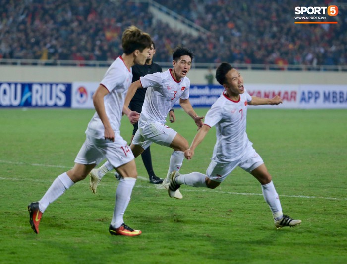 Tiền vệ U23 Việt Nam sung sướng tột cùng khi ghi bàn quyết định vào lưới U23 Indonesia - Ảnh 3.