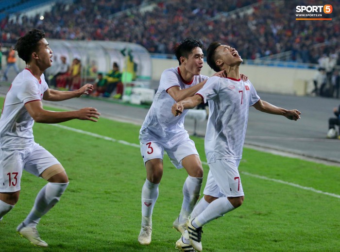 Tiền vệ U23 Việt Nam sung sướng tột cùng khi ghi bàn quyết định vào lưới U23 Indonesia - Ảnh 4.