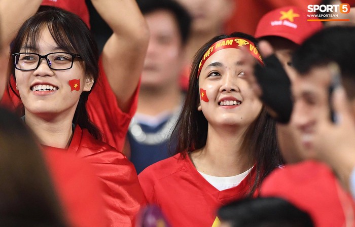 Những bóng hồng Việt Nam và Thái Lan thắp lửa đại chiến tại vòng loại U23 châu Á 2020 - Ảnh 11.