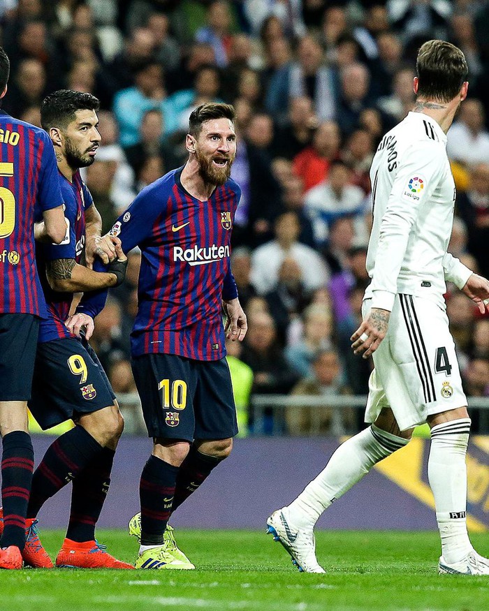Đội trưởng Real Madrid ăn đòn sau khi liên tục chơi xấu với Messi - Ảnh 6.