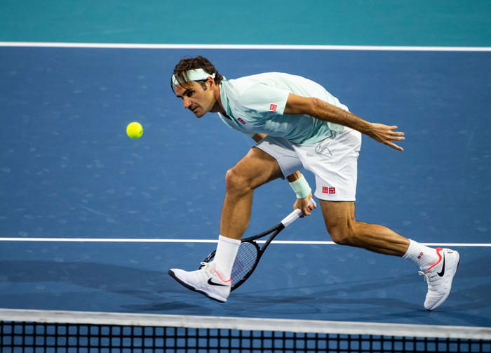 Hạ gục đối thủ chênh lệch tuổi tác lớn nhất sự nghiệp, Federer lần thứ 5 vào chung kết Miami Open - Ảnh 3.