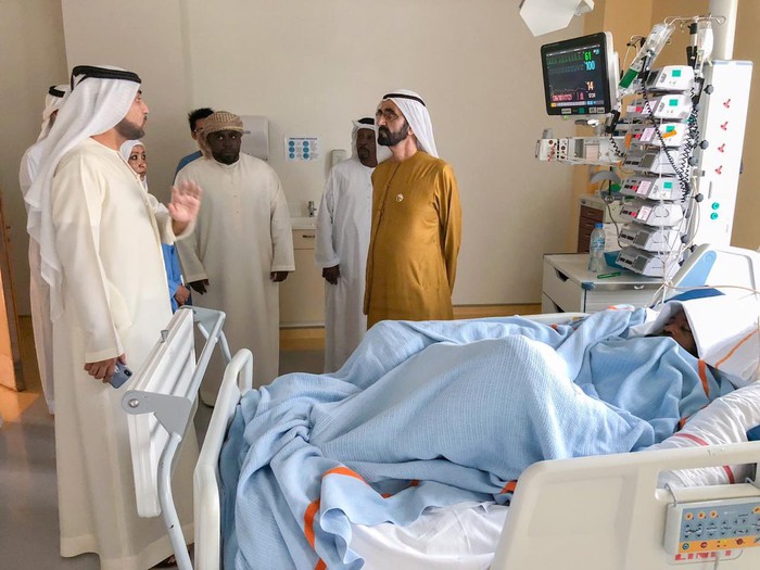 Sao trẻ UAE suýt mất mạng vì bị đối thủ đẩy ngã đập đầu vào cột đèn chiếu sáng - Ảnh 5.