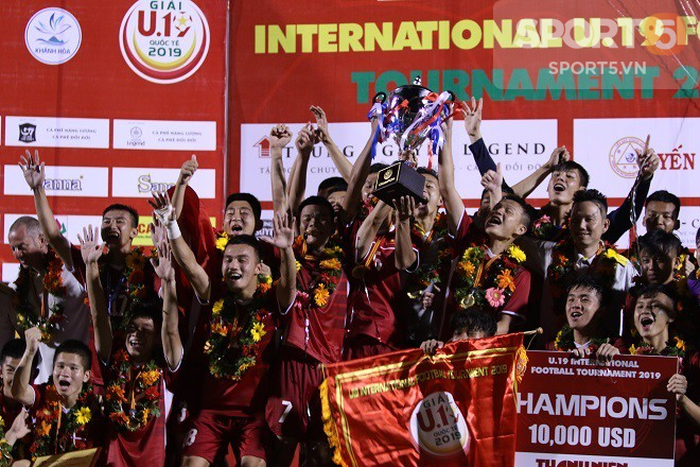 HLV Graechen nói U19 Việt Nam đã có chiến thắng may mắn trước người Thái - Ảnh 1.