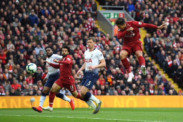 Liverpool 2-1 Tottenham: Giành chiến thắng vất vả nhờ bàn phản lưới ở phút 90, Liverpool đòi lại ngôi đầu Ngoại hạng Anh - Ảnh 2.