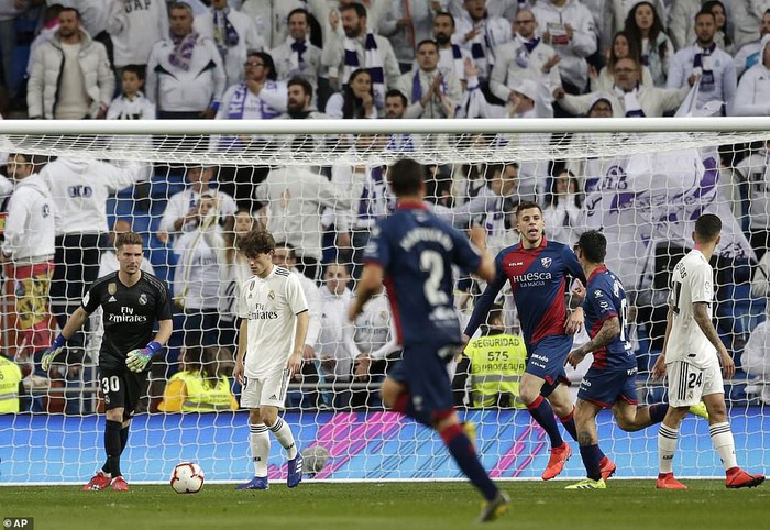 Zidane bất ngờ trọng dụng con trai, Real Madrid thắng toát mồ hôi hột trước đội cuối bảng - Ảnh 2.