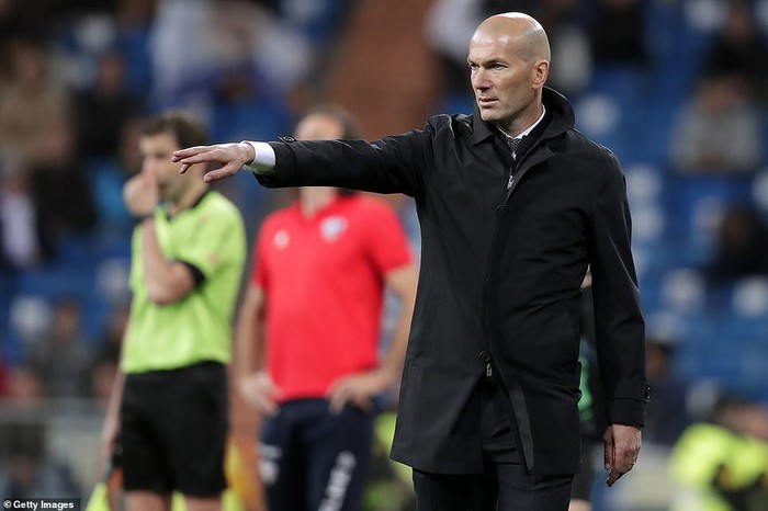 Zidane bất ngờ trọng dụng con trai, Real Madrid thắng toát mồ hôi hột trước đội cuối bảng - Ảnh 9.