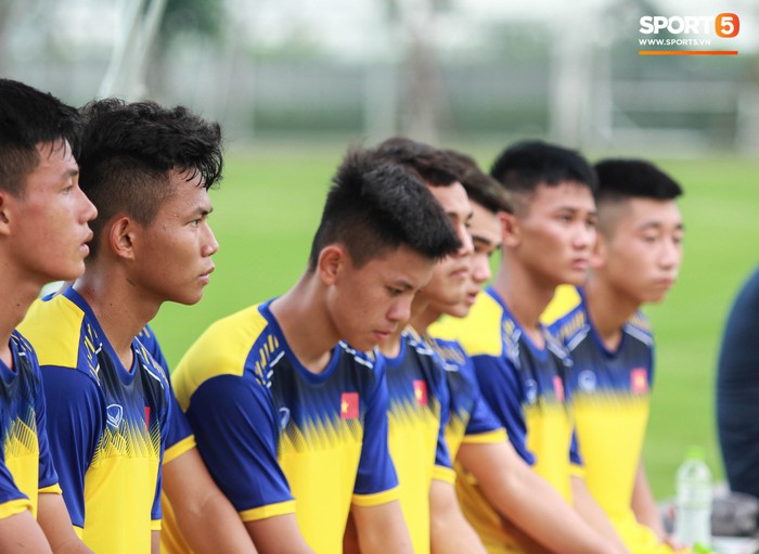 HLV trưởng U18 Việt Nam cực gắt khi học trò không tuân thủ chiến thuật ở trận gặp Phố Hiến FC - Ảnh 8.