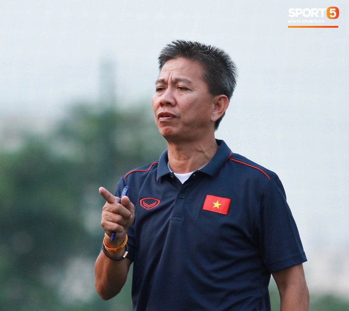 HLV Hoàng Anh Tuấn lấy Quang Hải, Văn Hậu làm tấm gương cho U18 Việt Nam - Ảnh 4.