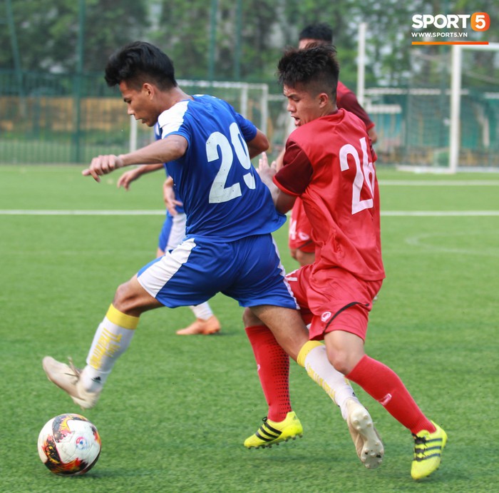 HLV Hoàng Anh Tuấn lấy Quang Hải, Văn Hậu làm tấm gương cho U18 Việt Nam - Ảnh 5.