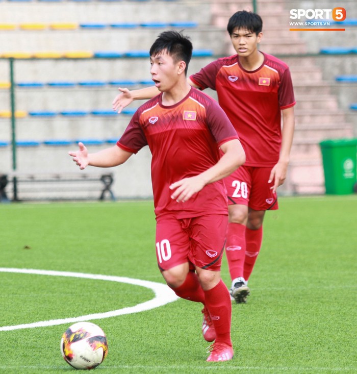 HLV Hoàng Anh Tuấn lấy Quang Hải, Văn Hậu làm tấm gương cho U18 Việt Nam - Ảnh 9.
