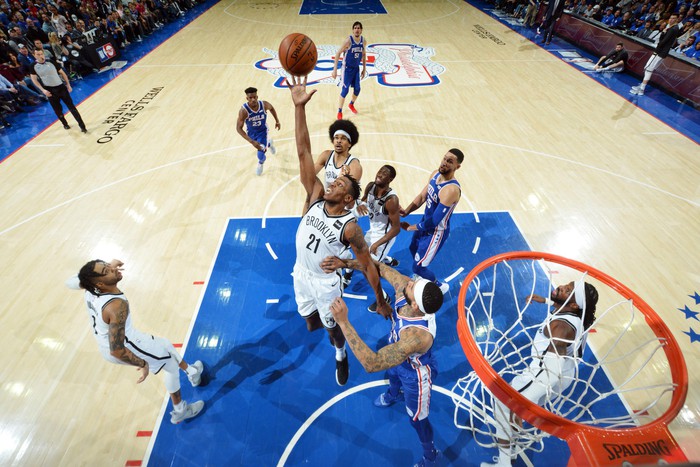 Tái lập kỉ lục 51 điểm trong 1 hiệp đấu, Philadelphia 76ers gỡ hòa series 1-1 - Ảnh 5.