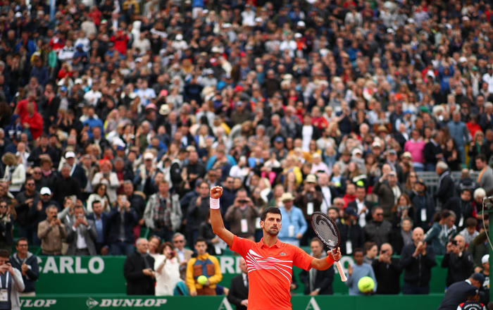 Djokovic nổi giận đập nát vợt, ném vợt về phía khán giả ở trận ra quân Monte Carlo Masters - Ảnh 8.
