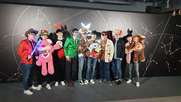 Cạn lời với cách ăn mặc của game thủ Hàn Quốc trong buổi tiệc có sự xuất hiện của hai mỹ nhân (G)I-DLE - Ảnh 6.