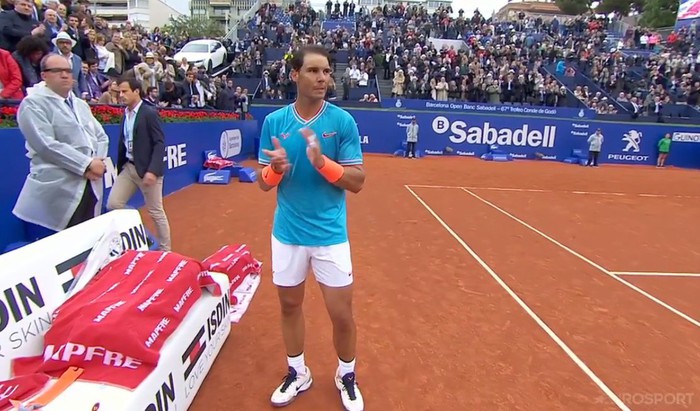 Thất bại trước Nadal, đối thủ rớm nước mắt xúc động chào từ biệt Barcelona Open - Ảnh 7.