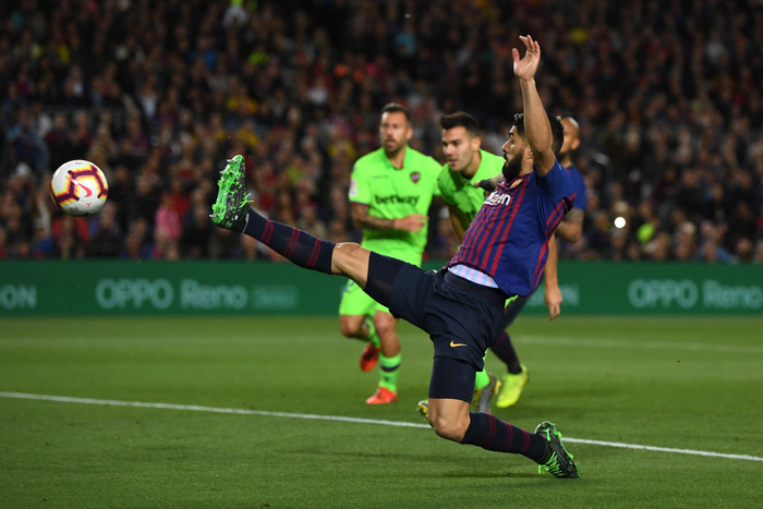 Messi lại hóa siêu anh hùng, Barcelona nâng cúp vô địch La Liga trước 3 vòng đấu - Ảnh 3.