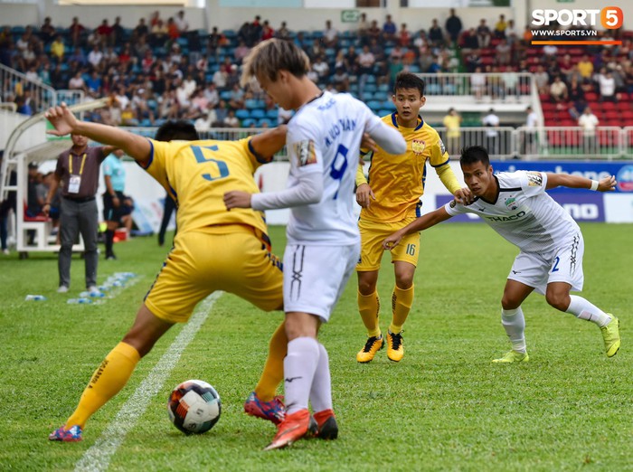 Văn Thanh trở lại, HAGL “cầm vàng lại để vàng rơi” trước CLB Thanh Hoá - Ảnh 8.