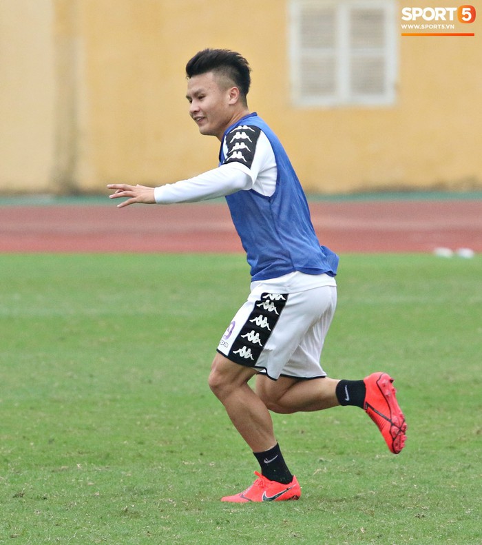 Quang Hải tươi tắn trong buổi tập của Hà Nội FC, sẵn sàng dự đại chiến với Sông Lam Nghệ An - Ảnh 3.