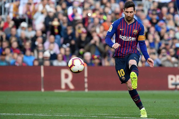Barca chuẩn bị bản hợp đồng siêu khủng để giữ chân Messi tại Camp Nou - Ảnh 1.