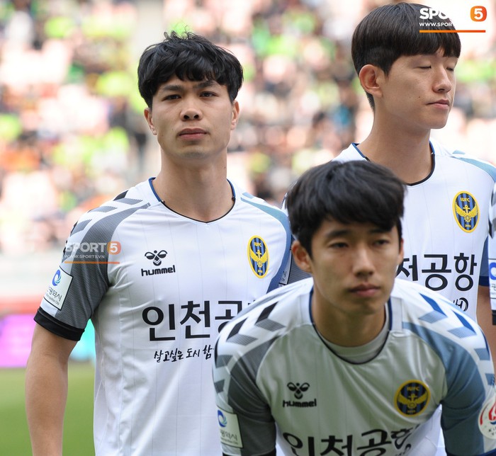 Công Phượng có hành động đẹp với đồng đội trong ngày Incheon United thua trận - Ảnh 1.