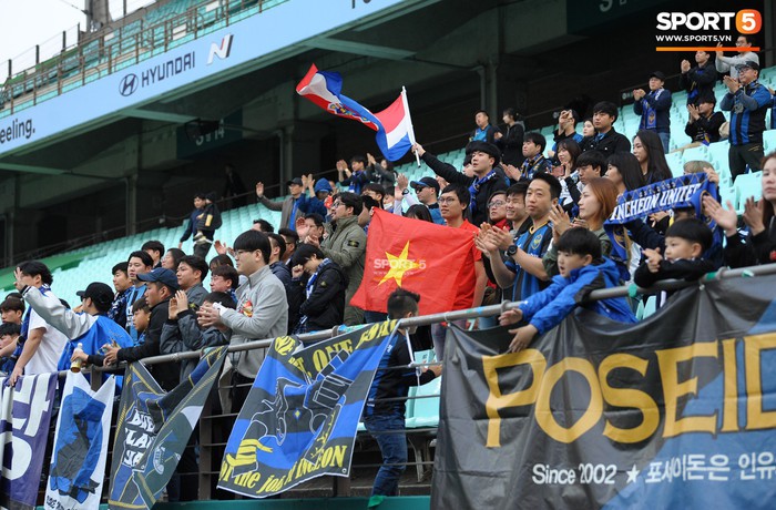 Công Phượng có hành động đẹp với đồng đội trong ngày Incheon United thua trận - Ảnh 11.