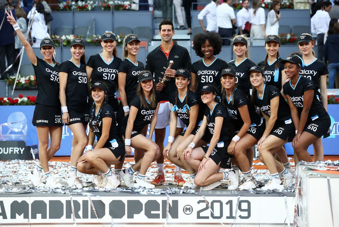 Djokovic vô địch Madrid Open, khiến hot boy quần vợt chỉ còn biết trầm trồ thán phục - Ảnh 10.