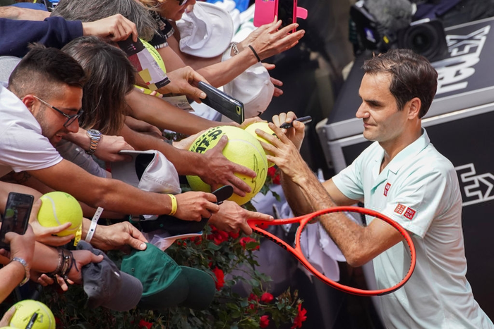 Federer suýt nhận cái kết đắng trong một ngày phải ra sân tới 2 trận - Ảnh 7.