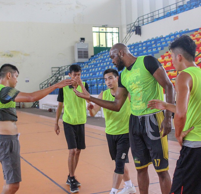 Trò chuyện cùng Phú Hoàng - Thịnh Hưng trước trận mở màn VBA 2019 - Ảnh 3.