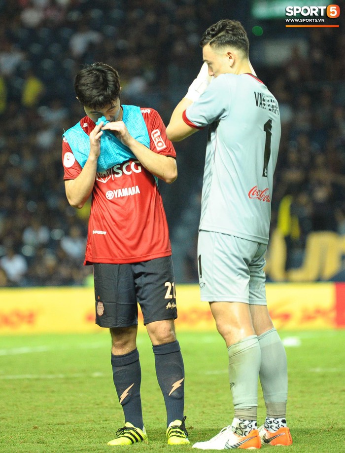 Xuân Trường, Văn Lâm ôm nhau đầy tình cảm sau trận đối đầu tại Thai League - Ảnh 5.