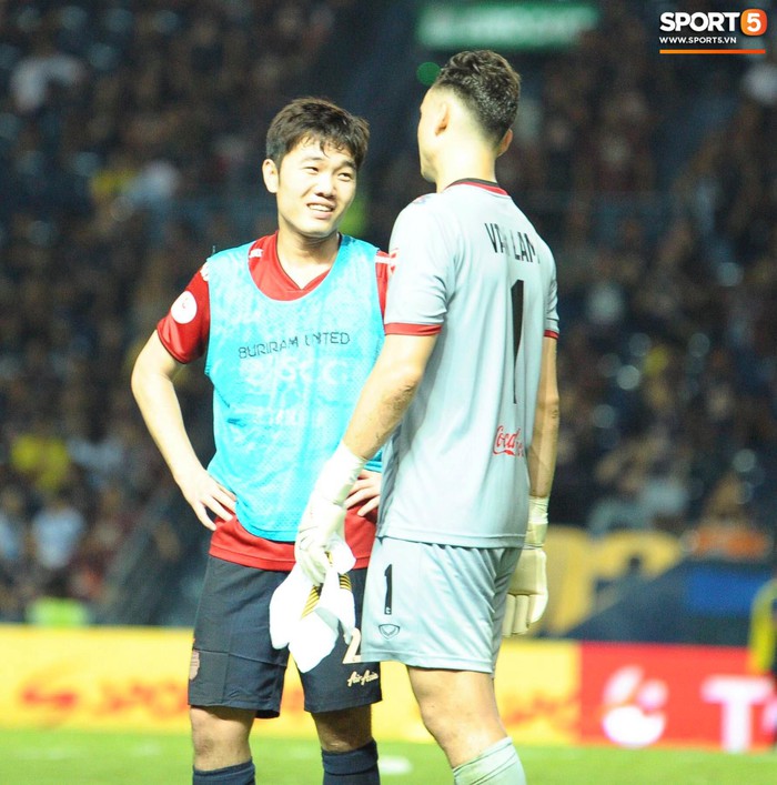 Xuân Trường, Văn Lâm ôm nhau đầy tình cảm sau trận đối đầu tại Thai League - Ảnh 6.