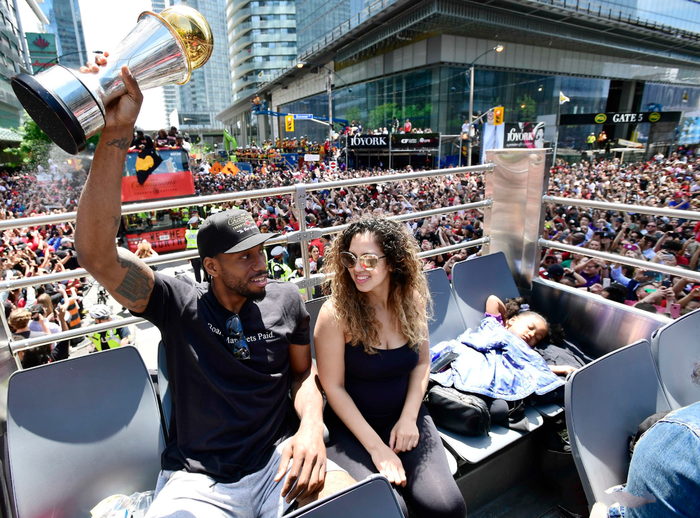 Chùm ảnh: Raptors diễu hành mừng chức vô địch NBA lịch sử - Ảnh 7.