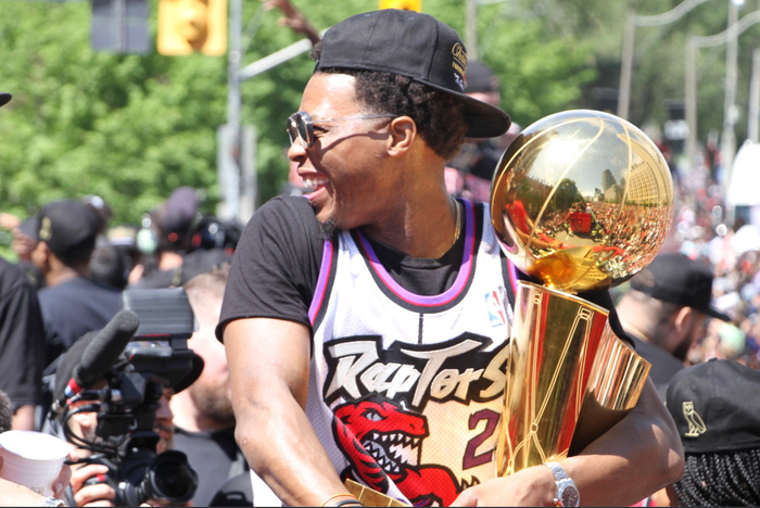 Chùm ảnh: Raptors diễu hành mừng chức vô địch NBA lịch sử - Ảnh 2.