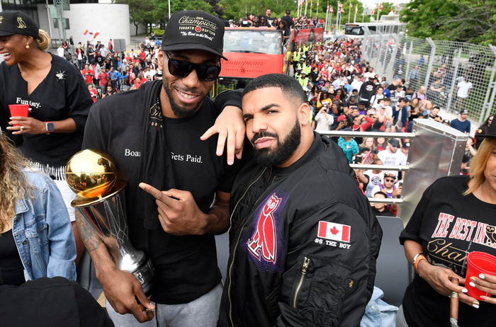 Chùm ảnh: Raptors diễu hành mừng chức vô địch NBA lịch sử - Ảnh 3.