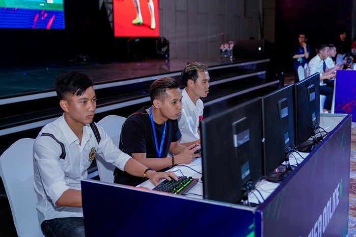 Hàng trăm game thủ cháy hết mình trong tiệc sinh nhật FIFA Online 4 tròn 1 tuổi - Ảnh 9.